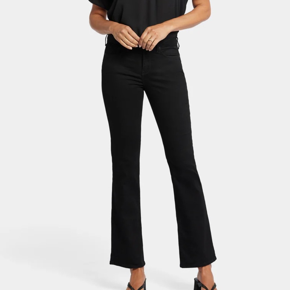 NYDJ black Barbara boot cut lift & tuck technology size 6